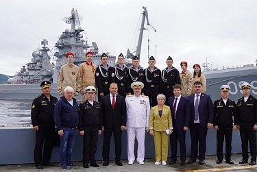 Оренбуржцы поздравили моряков-подводников с Днем ВМФ